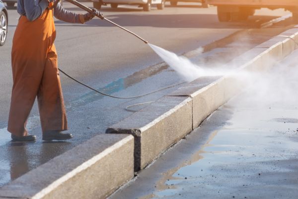Cost of Commercial Concrete Cleaning in Corona