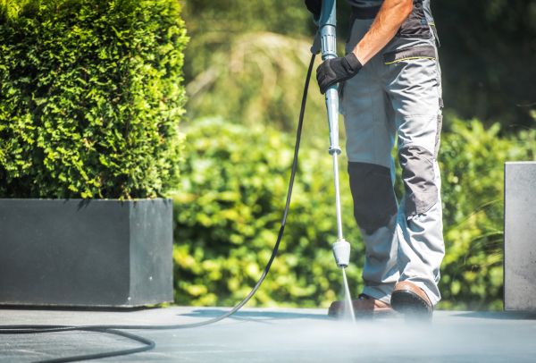 Cost of Concrete Pressure Washing in Corona