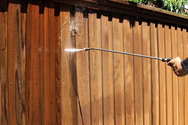 Cost of Fence Cleaning in Corona