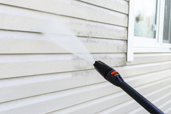 Cost of Siding Power Washing in Corona