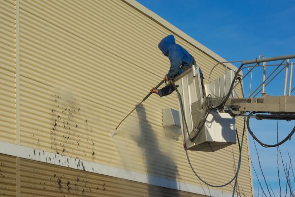 Cost of Commercial Exterior Cleaning in Corona