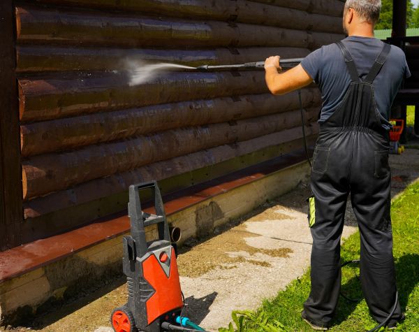Cost of Log Home Pressure Washing in Corona