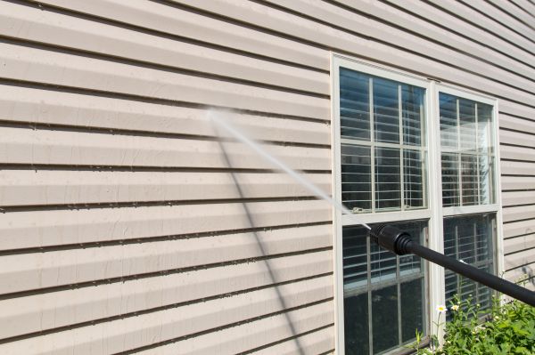 Cost of House Pressure Washing in Corona