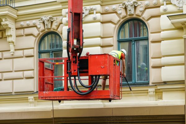 Cost of Building Power Washing in Corona