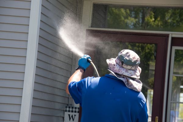 Cost of Siding Pressure Washing in Corona