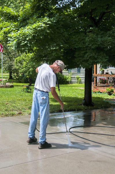 Cost of Driveway Concrete Cleaning in Corona
